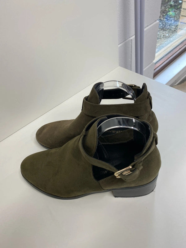 Fabulous khaki River island Flat Boot UK6 Faux suede KM004