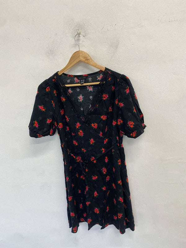 Lovely new look black red floral lace neck mini dress UK 12 LB010