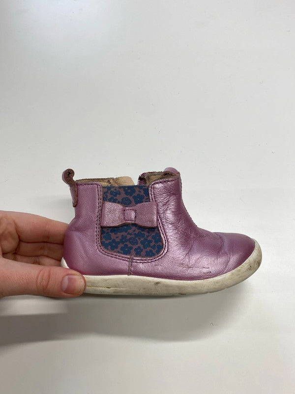 Start-Rite Adorable Purple Metallic Leather Booties Size 4 KM004