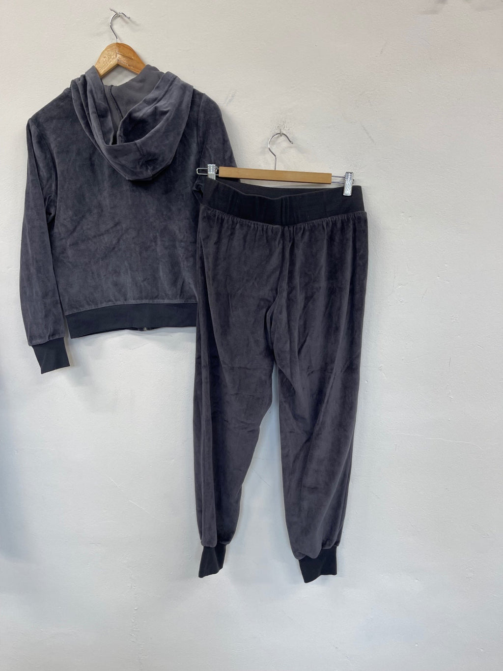 Stunning Lipsy Velour Y2K Tracksuit UK12 Grey KS544
