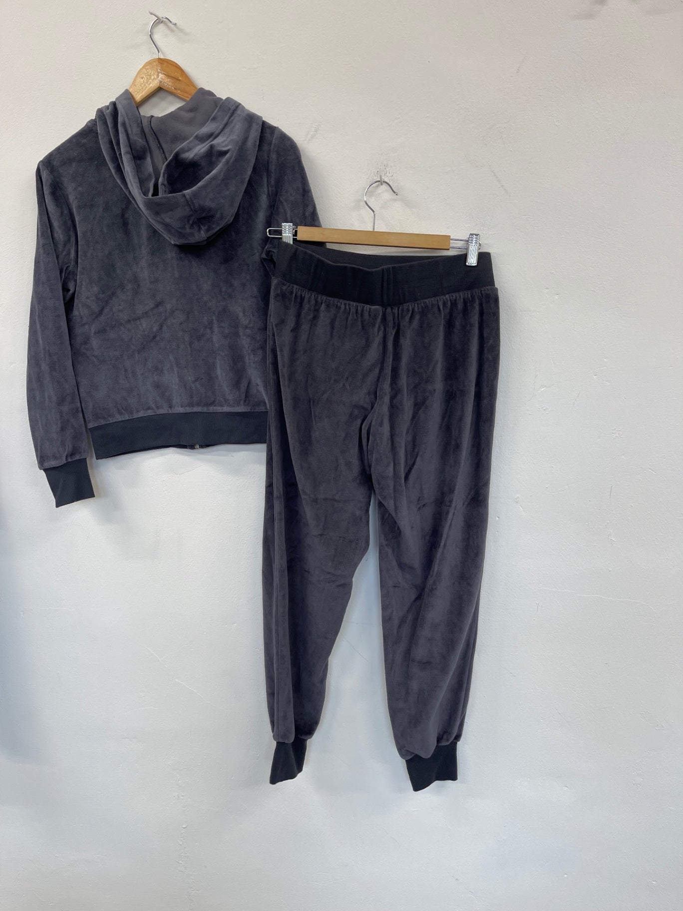 Stunning Lipsy Velour Y2K Tracksuit UK12 Grey KS544