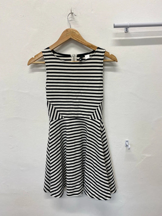 Cute humbug monochrome retro fit & flare mini dress a Uk10 H&M LD003