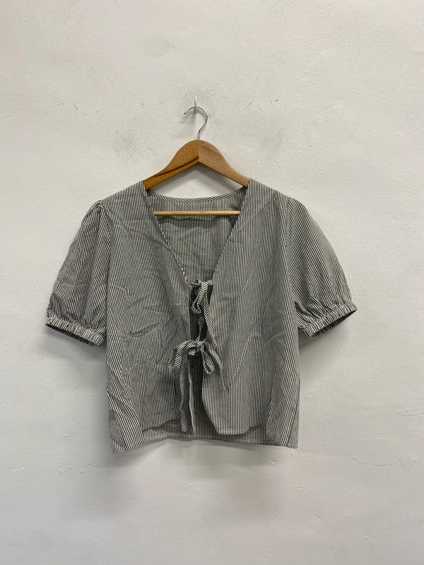 Lovely shien grey white striped Co ord tie top UK M KS002