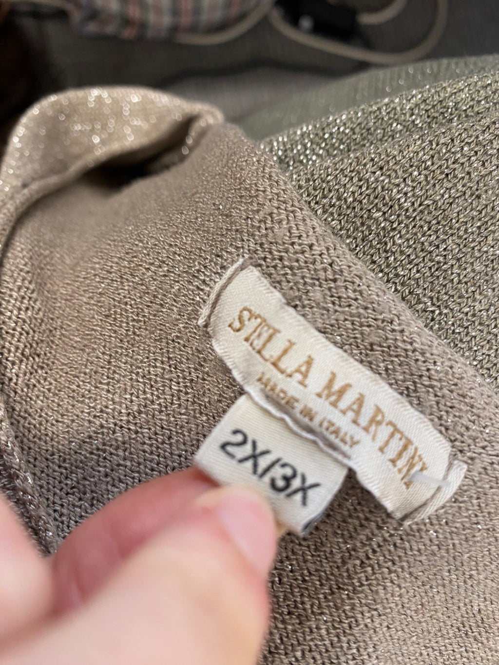Stunning Stella Martini V neck jumper UK 16 Champagne shimmer DM561