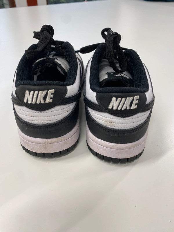 Lovely Nike dunk pandas low black white UK 4 YTH01