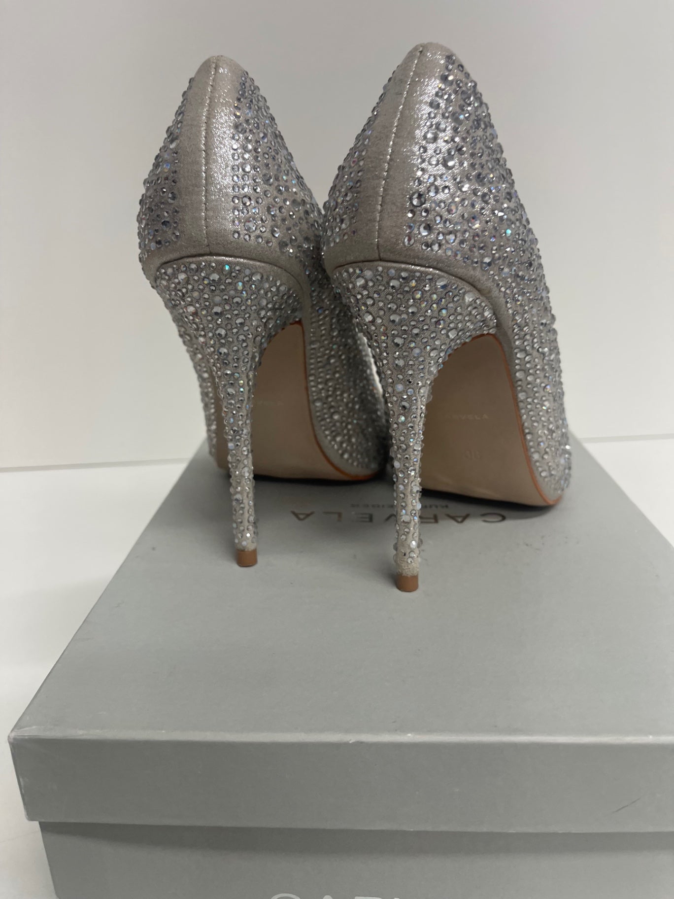 Stunning Carvela Gemini embellished Pumps & Heels UK5 Silver PP546