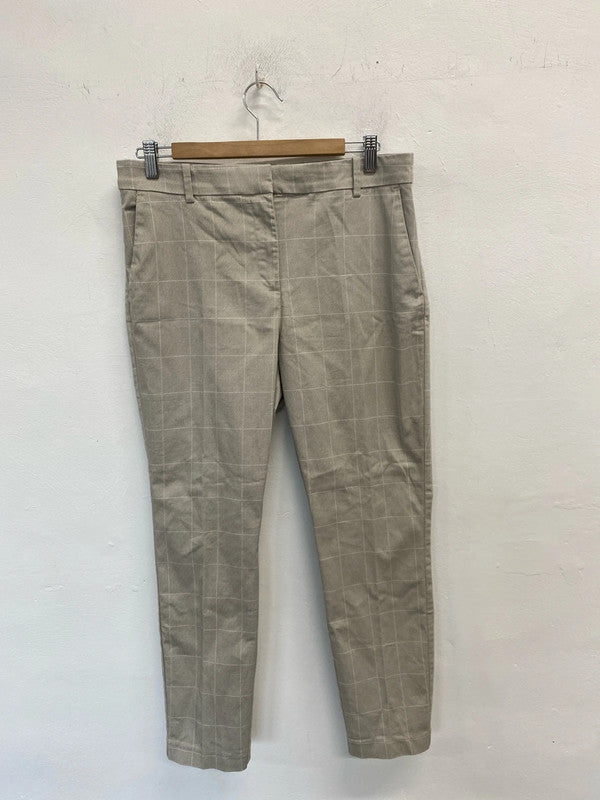 Beige M