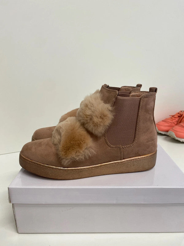 Fabulous Ideal shoes pink fluffy boots uk6 GK002