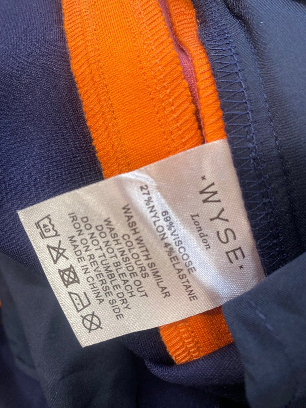Stunning Wyse London Cropped trousers UK 16 Navy side stripe FM547