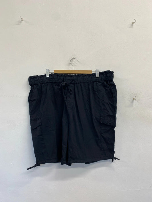 Lovely limited collection black cargo shorts UK 22 RM002