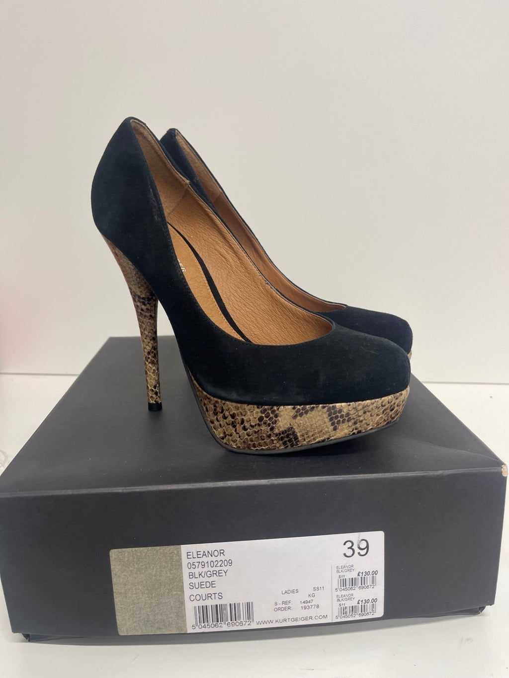 Stunning Kurt Geiger Eleanor suede Pumps UK6 Black PP546