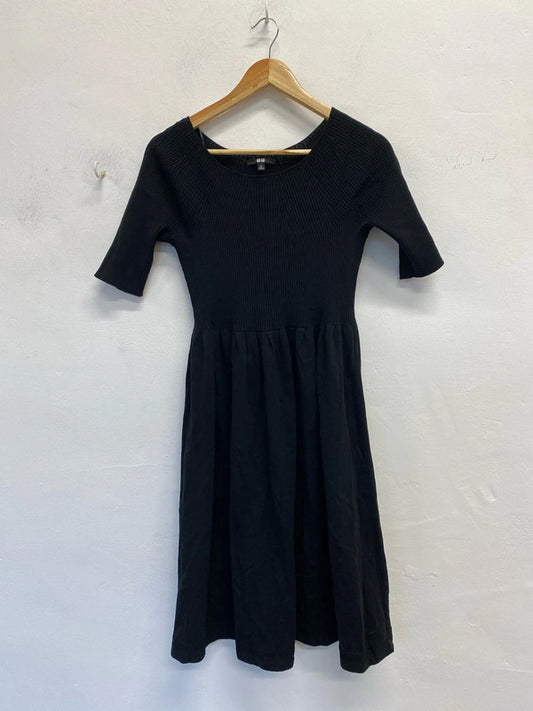Fabulous Uniqlo stunning black fit & fare dress midi UkM JR001