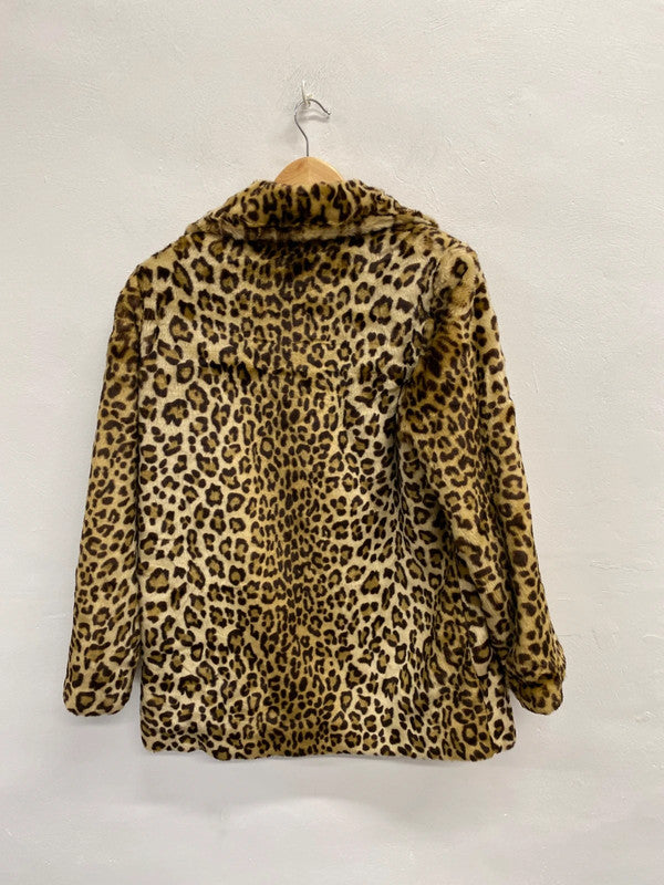 Absolutely stunning leopard Print faux fur coat by Dennis Basso UkS AW002