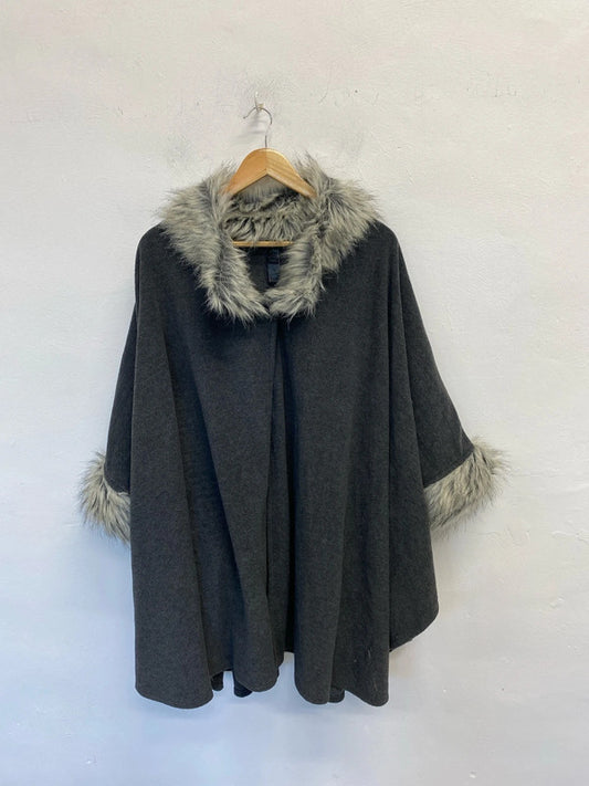 Fabulous M&S faux fur lined super soft poncho One Size JR001