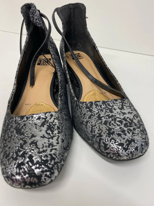 Fab black & Silver jacquard ankle strap occasion shoes Uk7 JW002