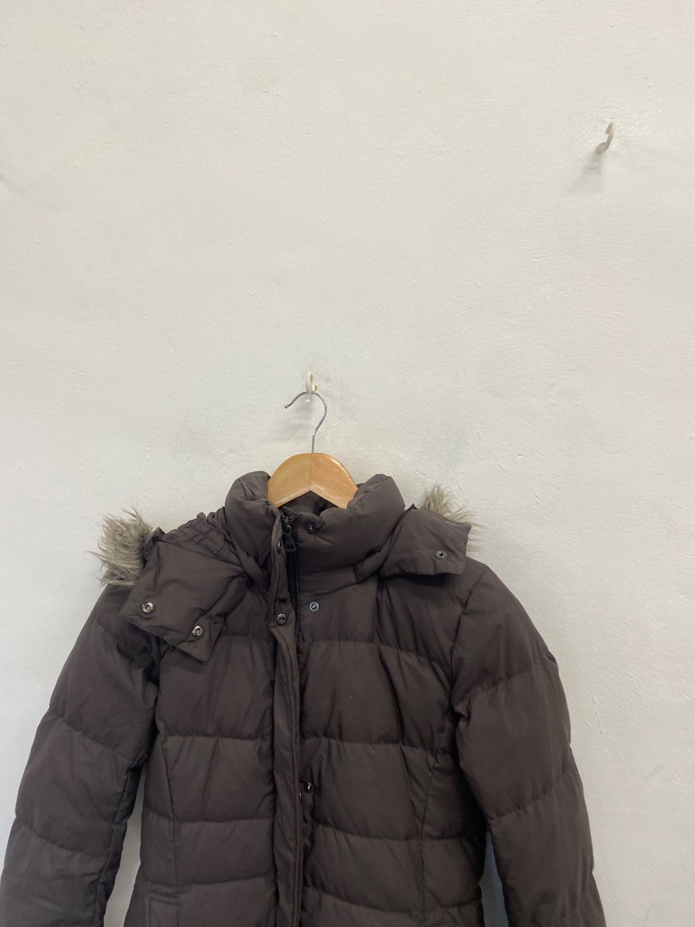 Stunning Uniqlo Puffer Jacket Uk 6 Grey longline faux fur KS544