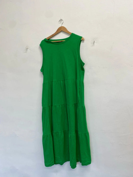 Lovely F&F green tiered maxi dress UK XL NC001