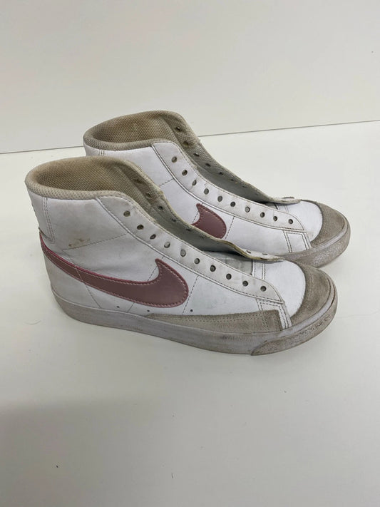 Fab Nike Blazer Mid 77 rose & white Uk4.5 KD001