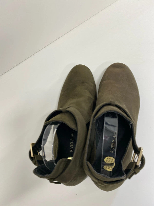 Fabulous khaki River island Flat Boot UK6 Faux suede KM004