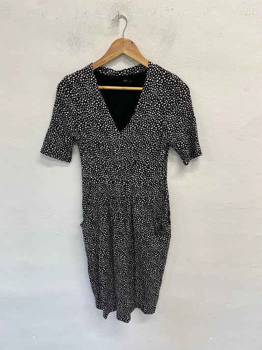 Fabulous M&co black white spotty dress v neck UK 10 LD001