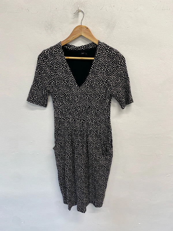 Fabulous M&co black white spotty dress v neck UK 10 LD001