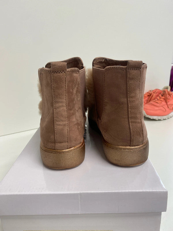 Fabulous Ideal shoes pink fluffy boots uk6 GK002