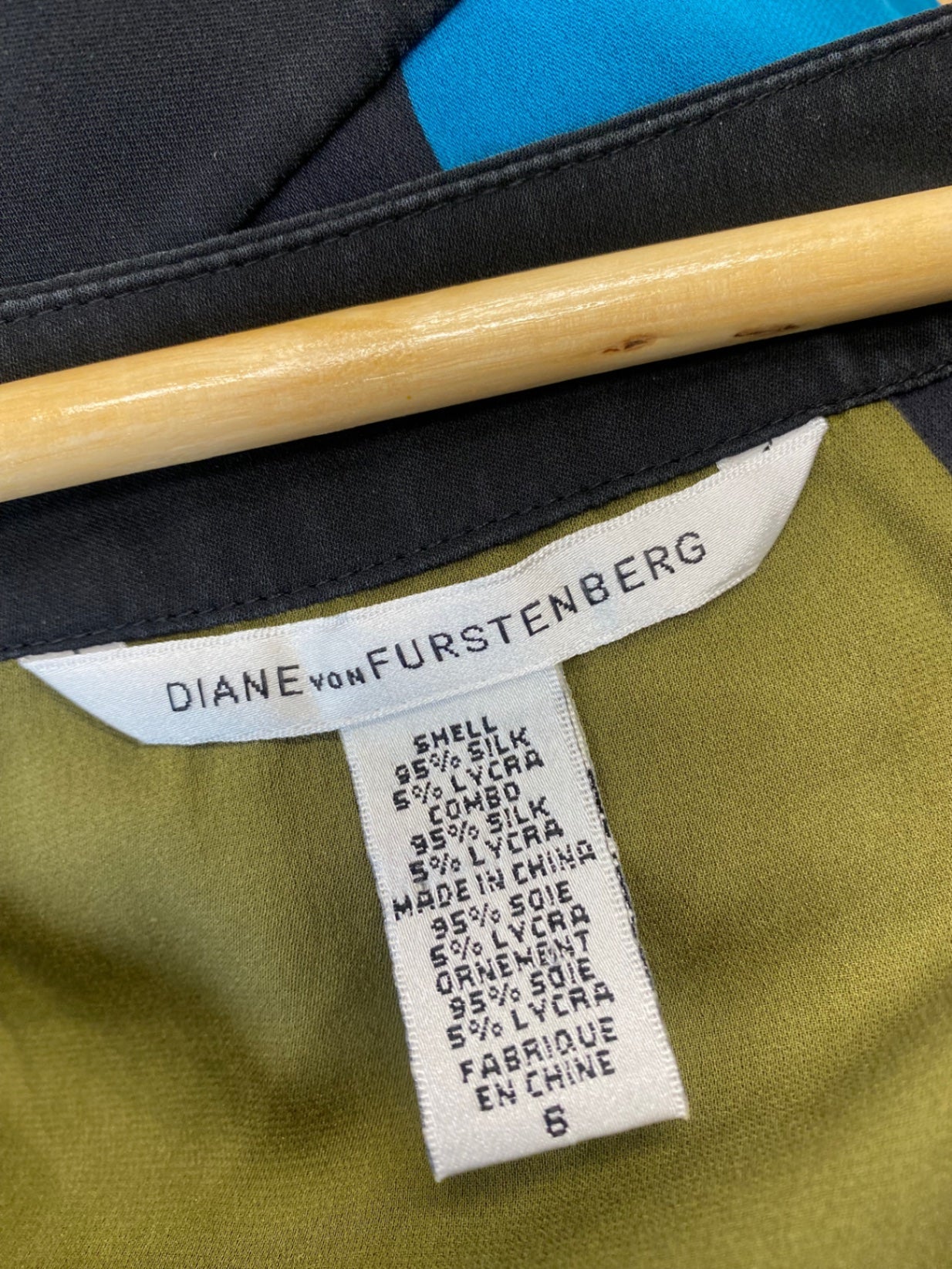 Fabulous Diane von Furstenberg silk blend abstract  Top UK10 Olive Green MD002
