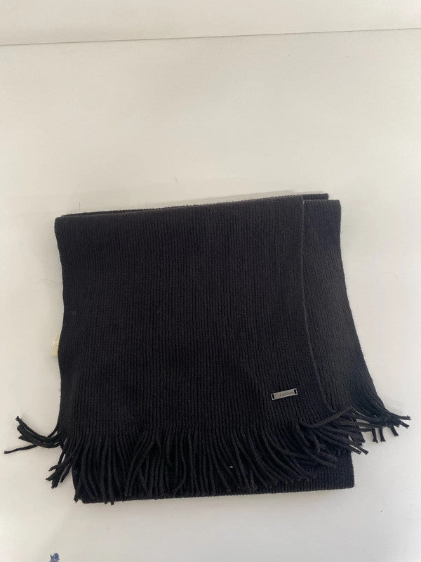 Classic Calvin Klein black scarf ribbed GW001