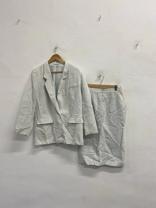 Fabulous Vintage 1980’s St Michael’s M&S embroidered suit Uk10/12 EC003