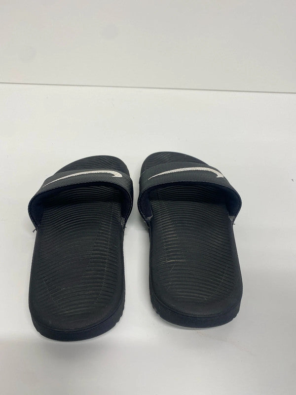 Fab Kids Kawa Nike Black sliders size 13.5 JP001