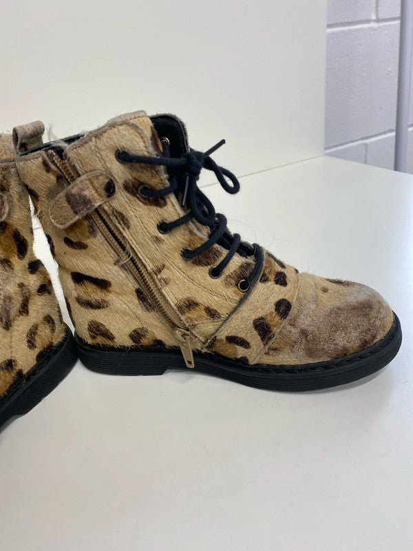 Girls Mintie leopard boots EUR 30 Mint velvet for girls LD003