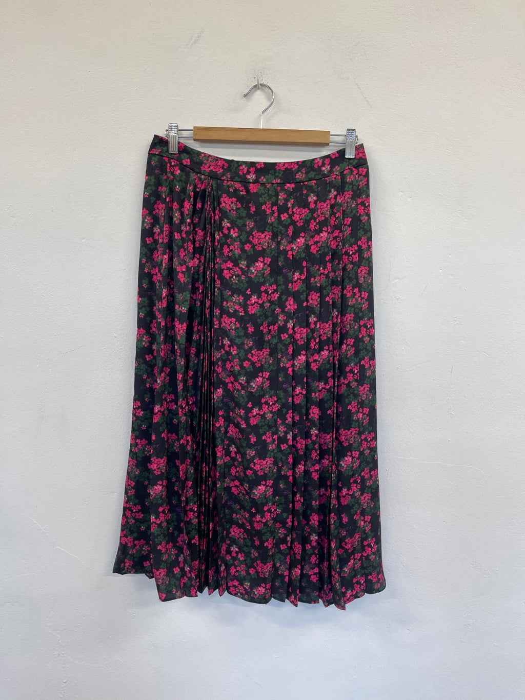 Fabulous Oliver Bonas pleated floral midi Skirt Uk10 Black & Pink Country garden KC528