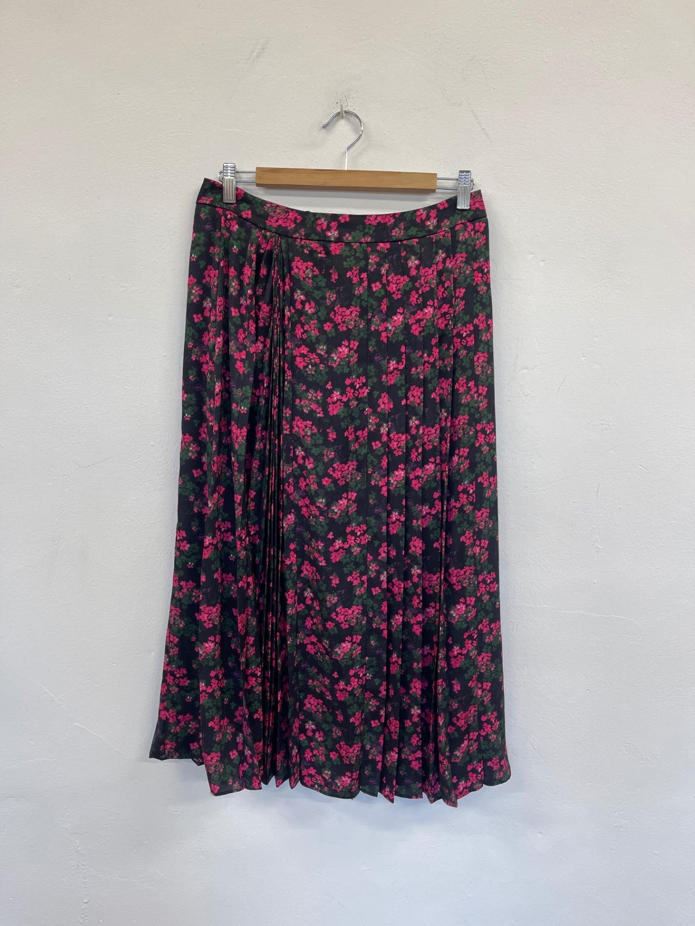 Fabulous Oliver Bonas pleated floral midi Skirt Uk10 Black & Pink Country garden KC528