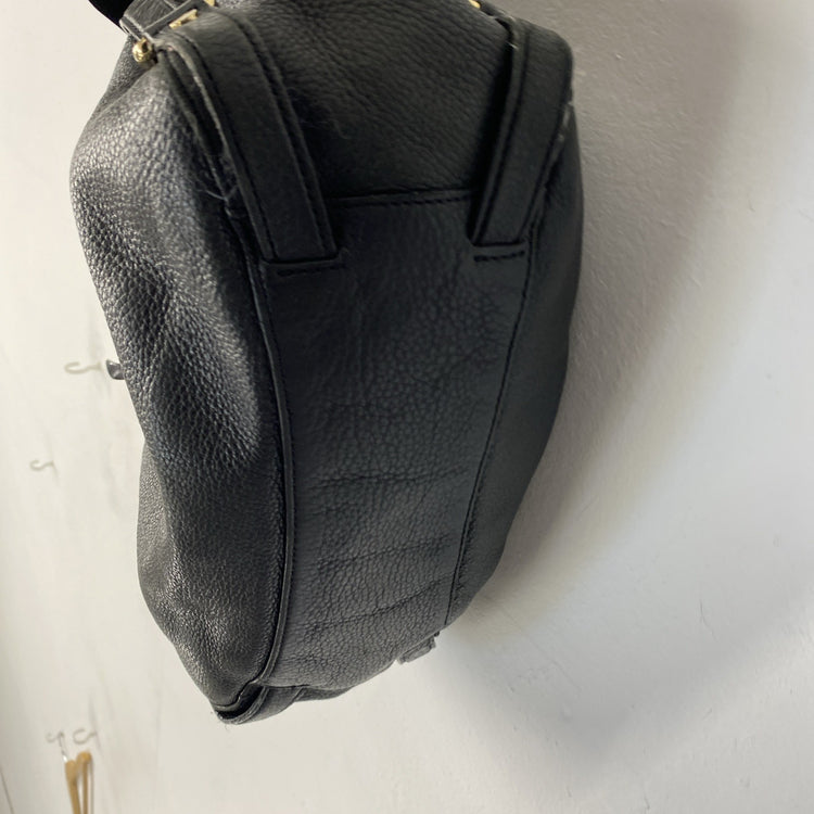 Michael Kors Bedford Belted Large Leather Shoulder Handbag In black IM001