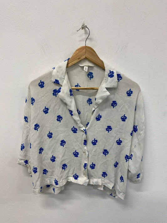 H&M Chic Cream Cropped Floral Pattern Blouse Size S CM007