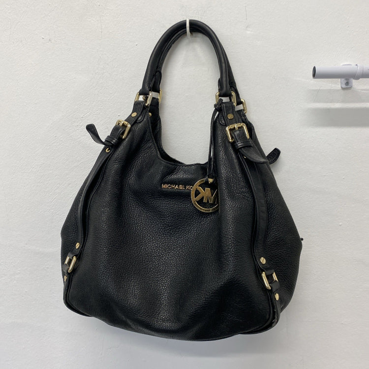 Michael Kors Bedford Belted Large Leather Shoulder Handbag In black IM001
