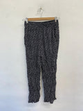 Lovely & other stories black white floral wide leg trouser cropped UK 8 RF001