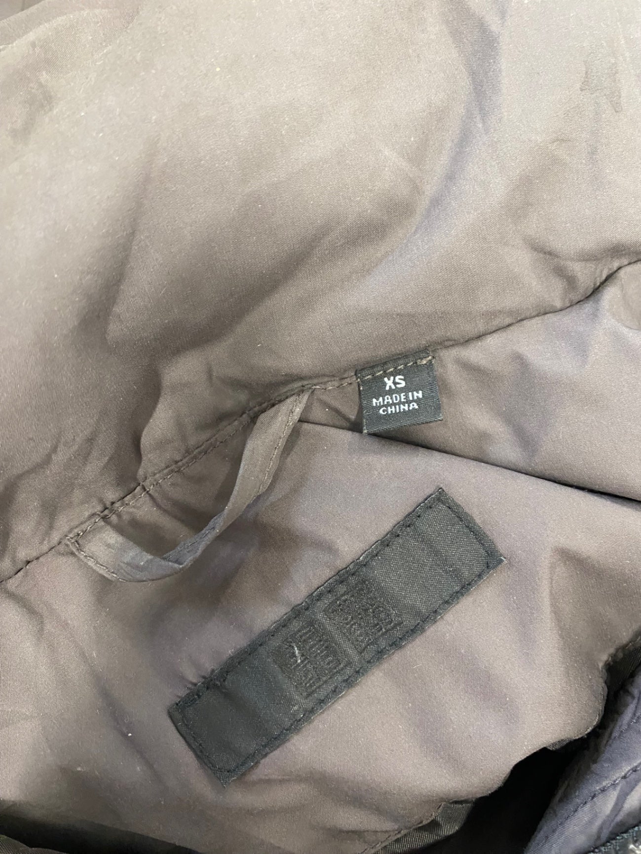 Stunning Uniqlo Puffer Jacket Uk 6 Grey longline faux fur KS544