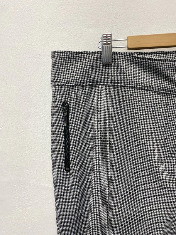 Fabulous George monochrome checked trousers Uk22 YM001