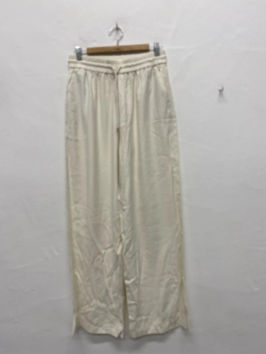 Fabulous Stradivarius Wide leg ivory joggers UkL summer chic KS002