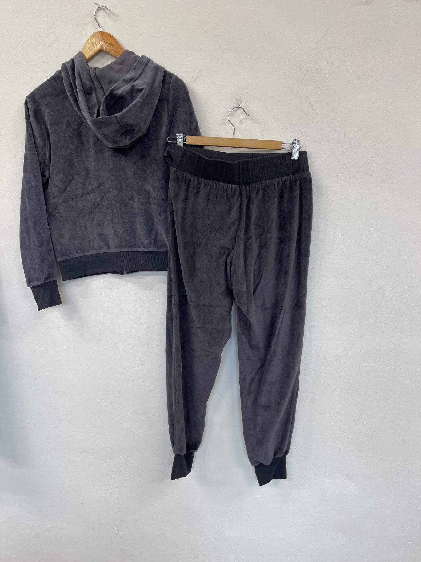 Stunning Lipsy Velour Y2K Tracksuit UK12 Grey KS544