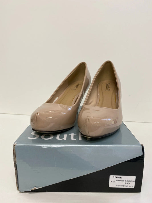 Fabulous Nude patent court shoes Uk7 by South classic IM001