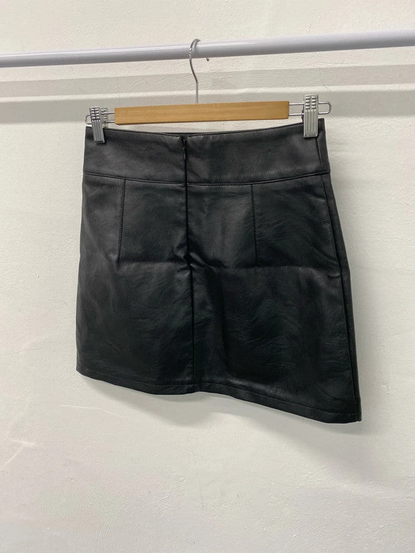 Super Cute Topshop Mini Faux leather skirt UK6 SD002