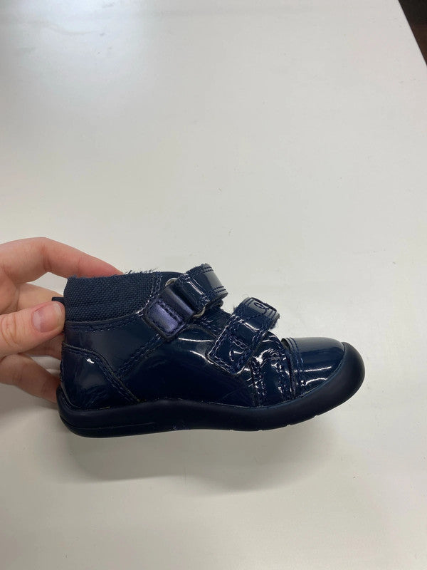 Start-Rite Adorable Navy Patent Flower Leather Shoes Size 4 KM004