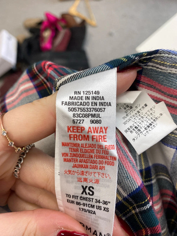 Fabulous men’s red black checked shirt UK xs GK002