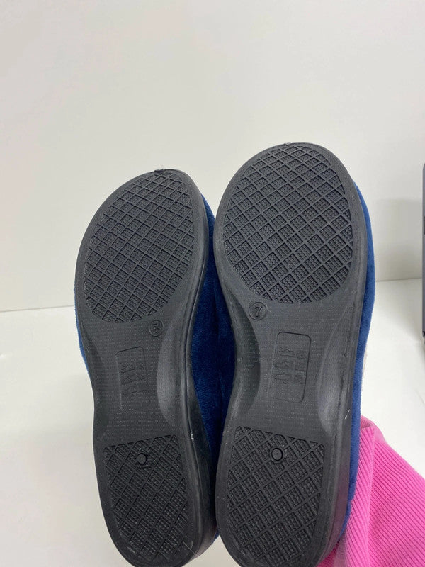 Fabulous cosy warm navy fluffy slippers Uk7 new JW002