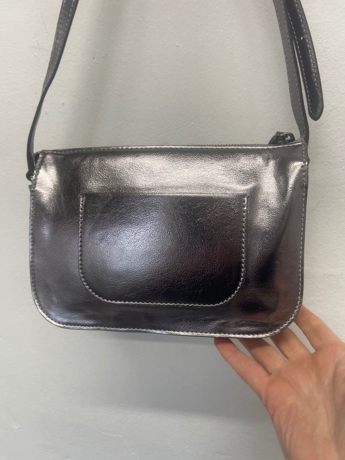 Stunning Kate Spade Holiday Lane val Bag Small Silver pewter FM547
