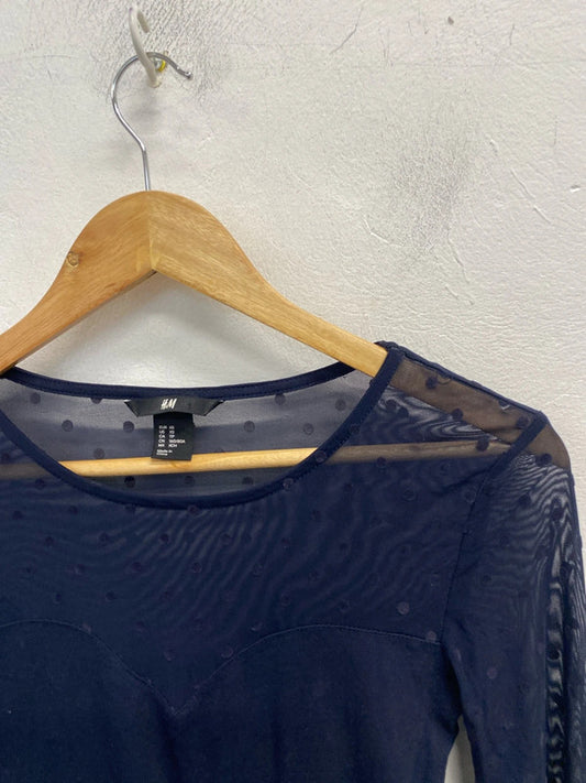 Lovely h&m navy mesh sleeve spotted top UK xs MM005