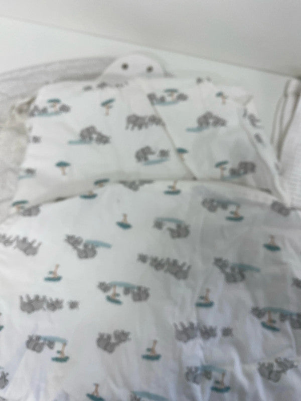 Fabulous Baby bundle sleep Gro bags muslins etc #30 AL002