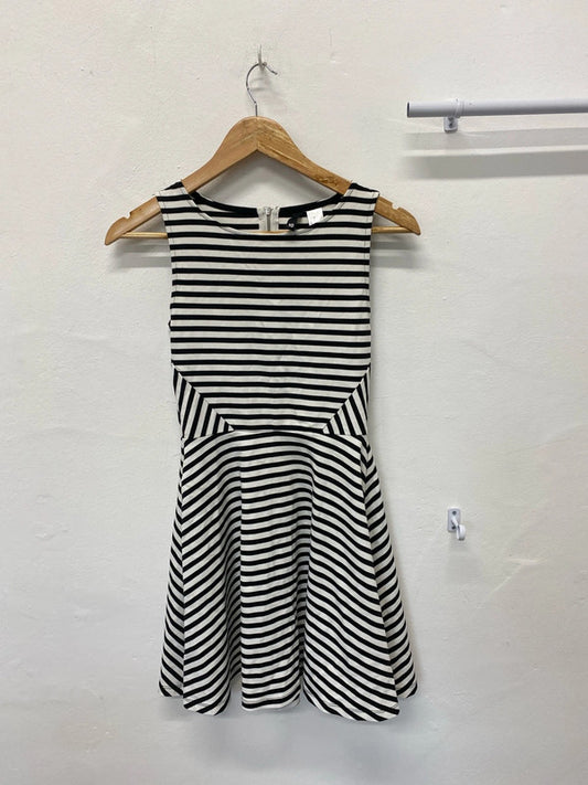 Cute humbug monochrome retro fit & flare mini dress a Uk10 H&M LD003